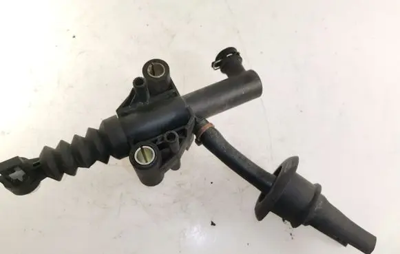 Renault Trafic II (X83) Clutch master cylinder 306108994R
