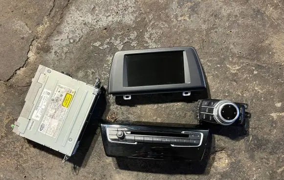 BMW 2 F45 Screen/display/small screen 6829087
