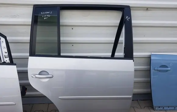 Volkswagen Touran II Rear door