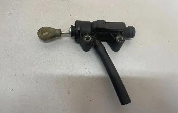 Clutch slave cylinder