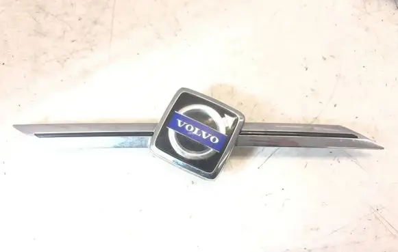 Volvo C70 Front bumper upper radiator grill 08678555