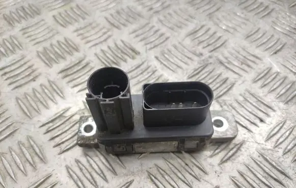 Volvo S80 Glow plug pre-heat relay 31411857 0281003140