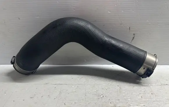 BMW 5 F10 F11 Intercooler hose/pipe 574703