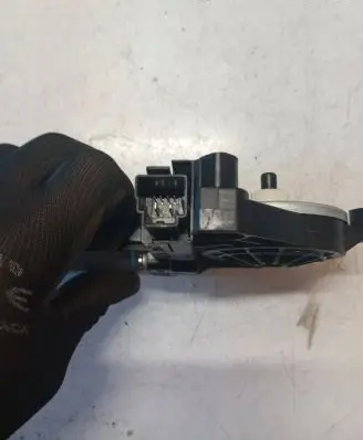 Volvo S60 Front door window regulator motor WR12717