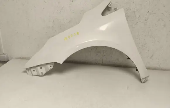Toyota Avensis T270 Fender 