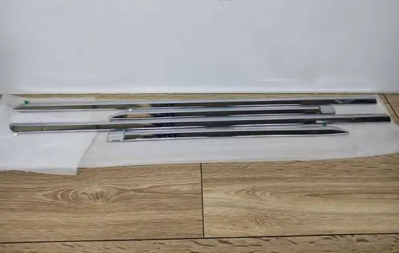 Toyota Yaris Front door trim (molding) PZ415B2490ZB