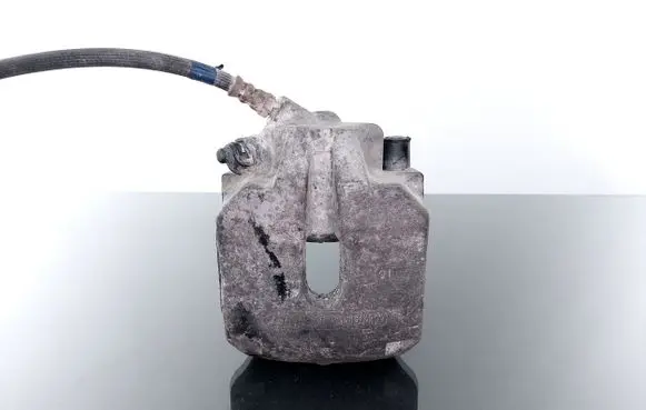 BMW 5 E39 Front brake caliper 6022296