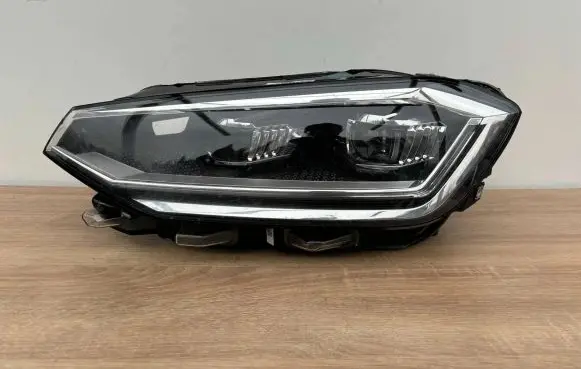 Volkswagen Golf Sportsvan Headlight/headlamp 517941035C