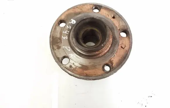 Volkswagen PASSAT B6 Front wheel hub