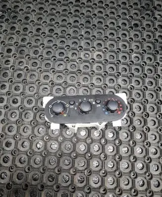 Opel Vivaro Climate control unit 30080060 1093049 1302014