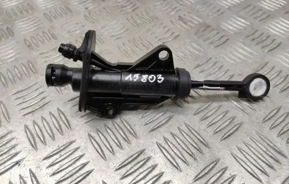 Volkswagen Golf VII Clutch slave cylinder 5Q0721388E