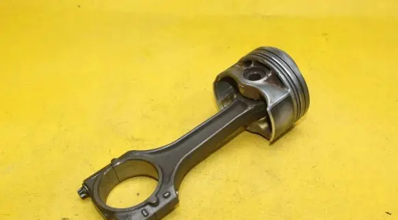 Skoda Octavia Mk2 (1Z) Piston with connecting rod 06H