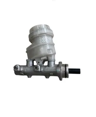Mitsubishi L200 Master brake cylinder