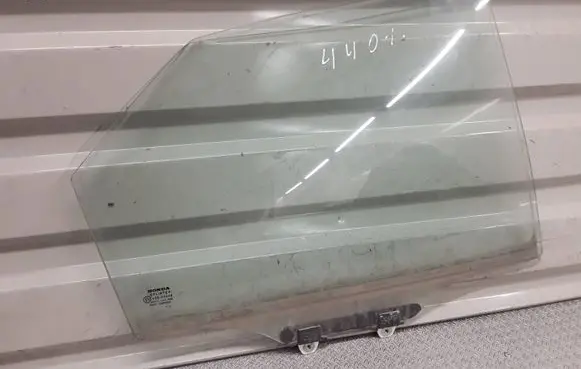 Honda Civic Rear door window glass 