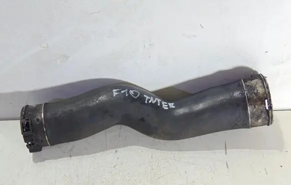 BMW 5 F10 F11 Intercooler hose/pipe