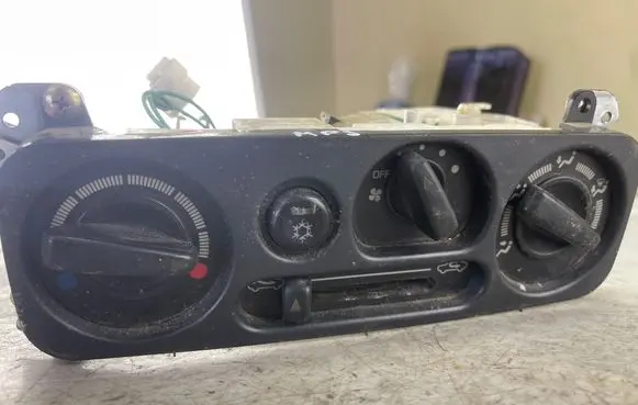 Mitsubishi Pajero Sport I Climate control unit Mr398626