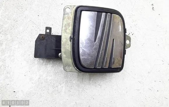 Seat Ibiza III (6L) Tailgate/trunk/boot exterior handle 6l6827573b