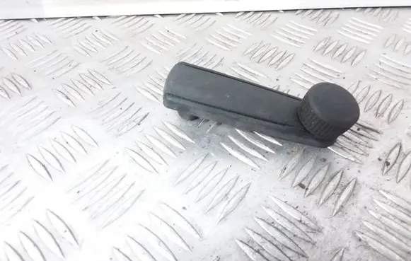 Volkswagen Jetta II Front door window winding handle 357837581