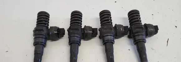 Volkswagen PASSAT B6 Fuel injectors set 038130073BQ