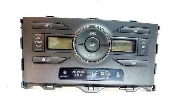 Toyota Auris 150 Climate control unit 5590002351A