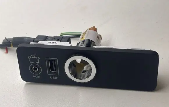 Land Rover Range Rover L405 USB socket connector CPLA19C166CB 14082690410X