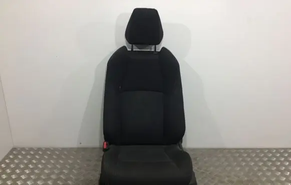 Toyota C-HR I Front driver seat 