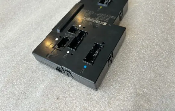 Mercedes-Benz C AMG W204 Fuse module 5DK01102232 2049065502