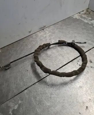 Audi A6 S6 C5 4B Gear shift cable linkage 8D2713575