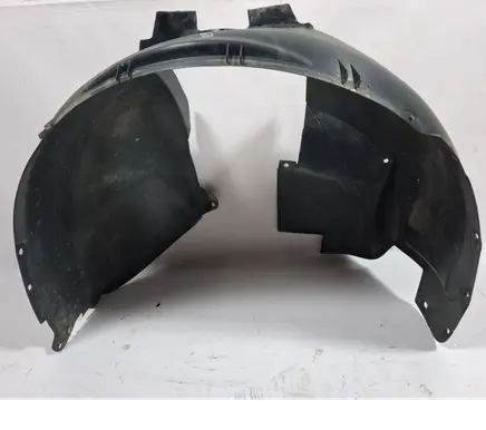 Front wheel arch liner splash guards