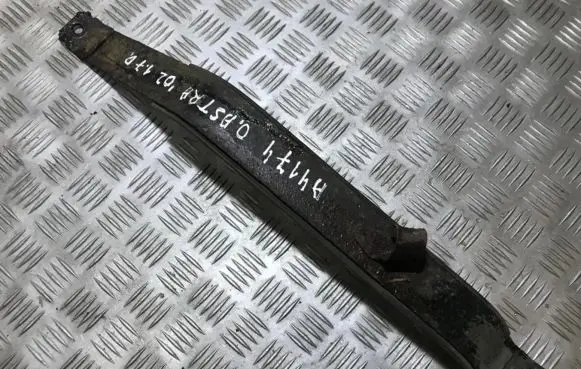 Fuel tank mounting bracket