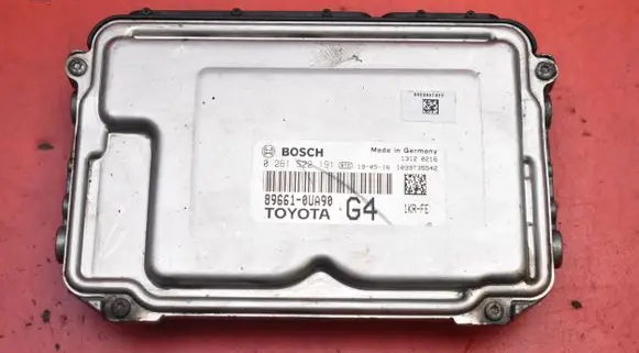 Toyota Yaris Engine control unit/module ECU 89661-0UA90