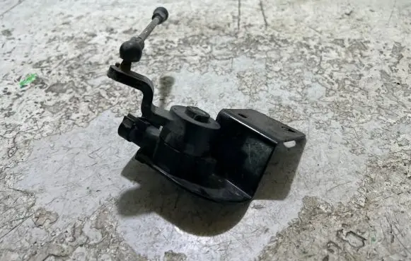 Dodge Durango Air suspension front height level sensor 68245328AD