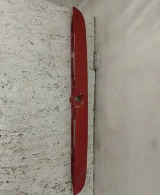 Trunk door license plate light bar