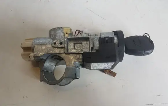 Nissan X-Trail T30 Ignition lock 28590C9902