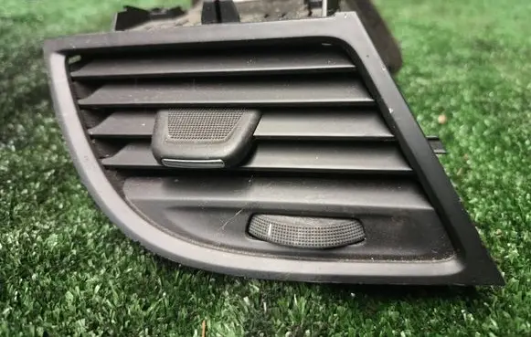 Opel Zafira C Dash center air vent grill 13354984