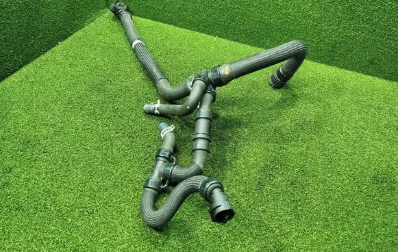 Peugeot 3008 II Engine coolant pipe/hose 9822382080