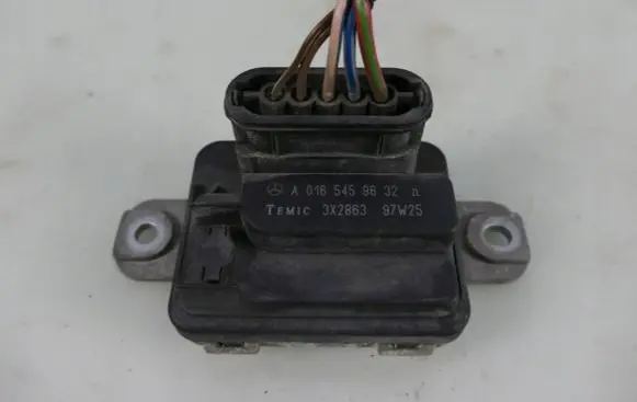 Coolant fan relay
