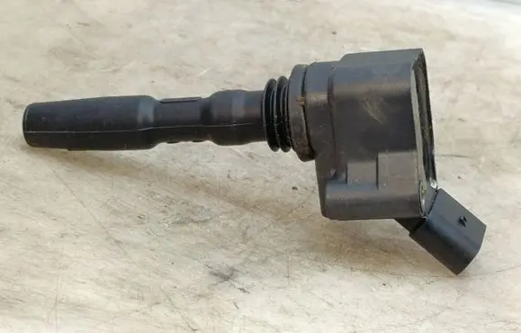 Audi A3 8Y High voltage ignition coil 04E905110P 77300014