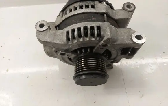 Toyota Avensis T250 Generator/alternator 270600G011