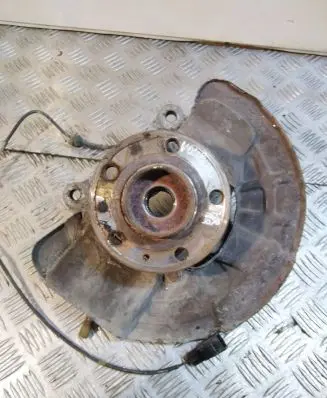 Volvo V70 Front wheel bearing hub 9461943