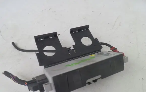 Volkswagen Touran I Tailgate/trunk/boot lock/catch/latch 1K0035729E