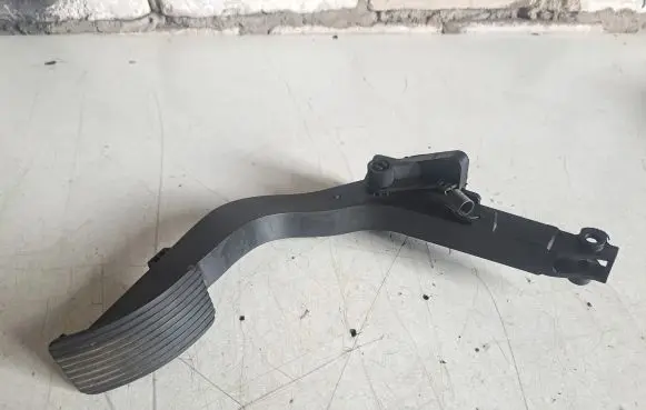 Mercedes-Benz ML W163 Accelerator throttle pedal