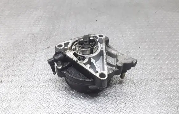 Opel Zafira B Vacuum pump