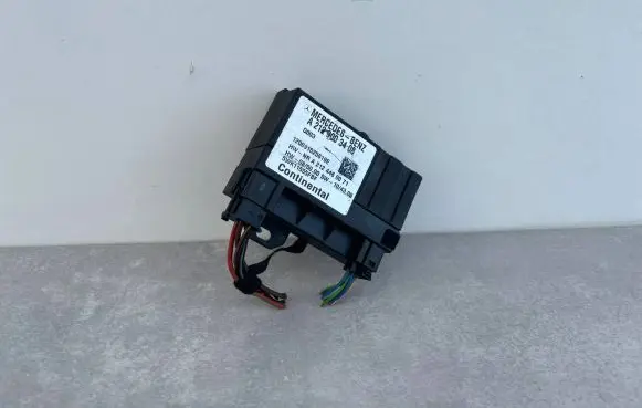 Mercedes-Benz C AMG W204 Fuel injection pump control unit/module A2129003408