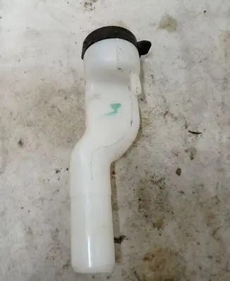 Chevrolet Volt II Lamp washer fluid tank 23307634