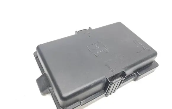 Chrysler Pacifica Fuse box cover 63513382 B6S595B REV001