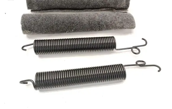 Jaguar S-Type Tailgate/trunk/boot tension spring 