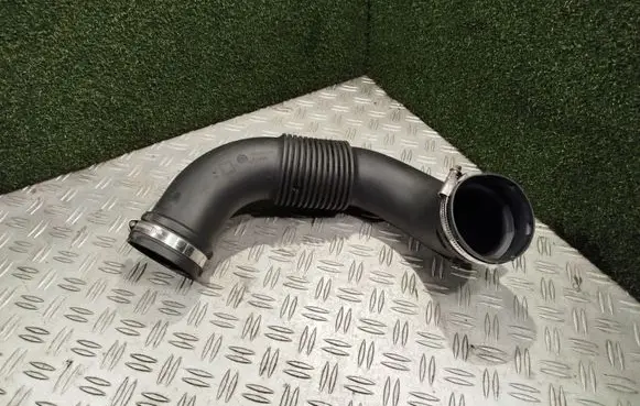 Opel Vivaro Air intake hose/pipe 1105223S01