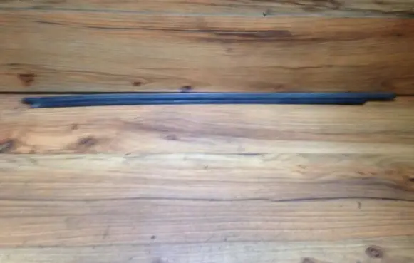 Front door glass trim molding