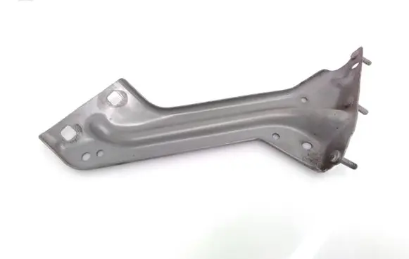 Audi Q5 SQ5 Fender mounting bracket 8R0821136